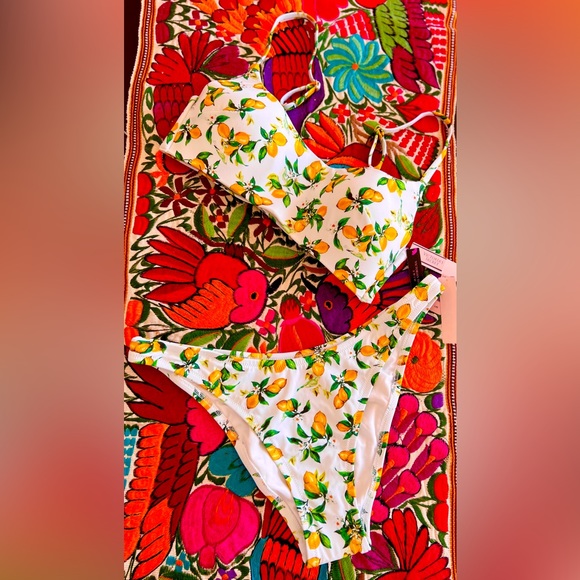 πππAmalfi Coast Lemon Print Bikini Set- Size L πππ - Picture 14 of 15
